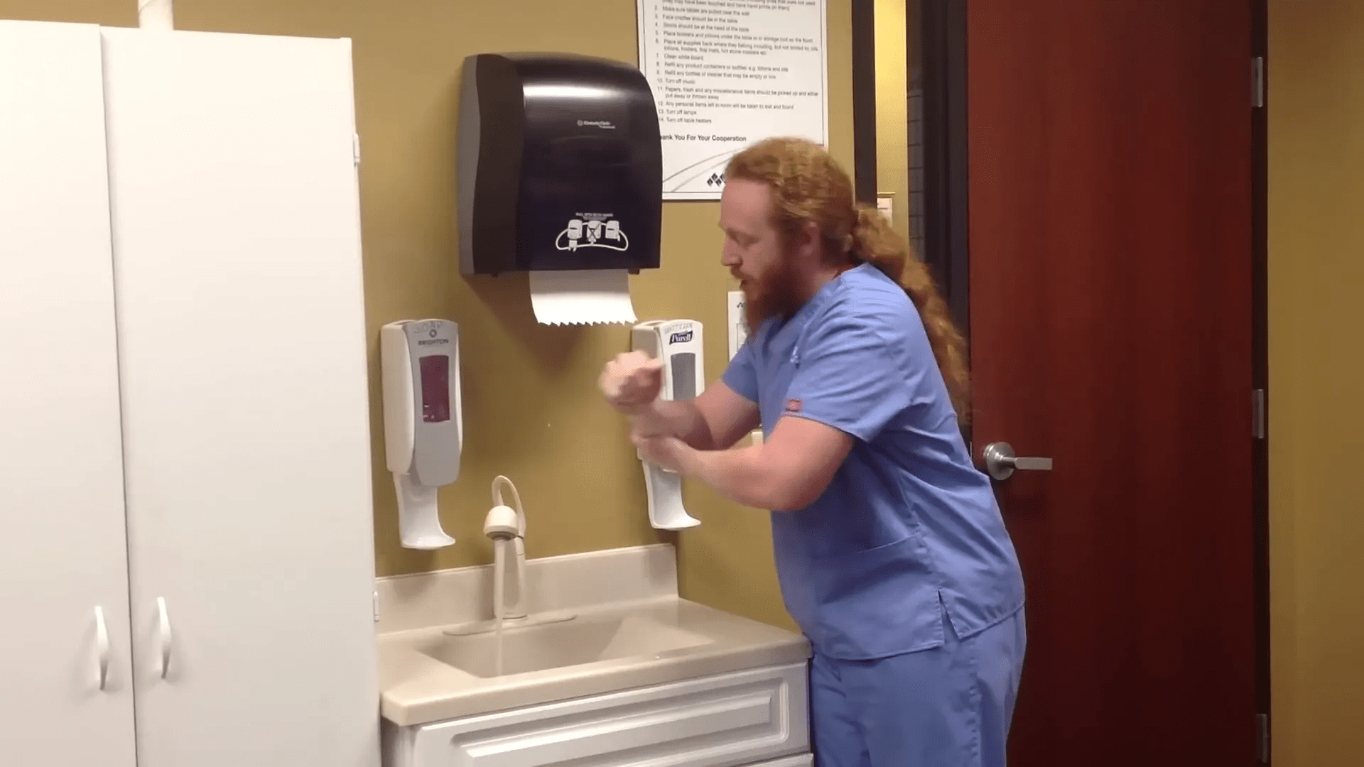 Ellerin yıkanması için sabun kullanımı